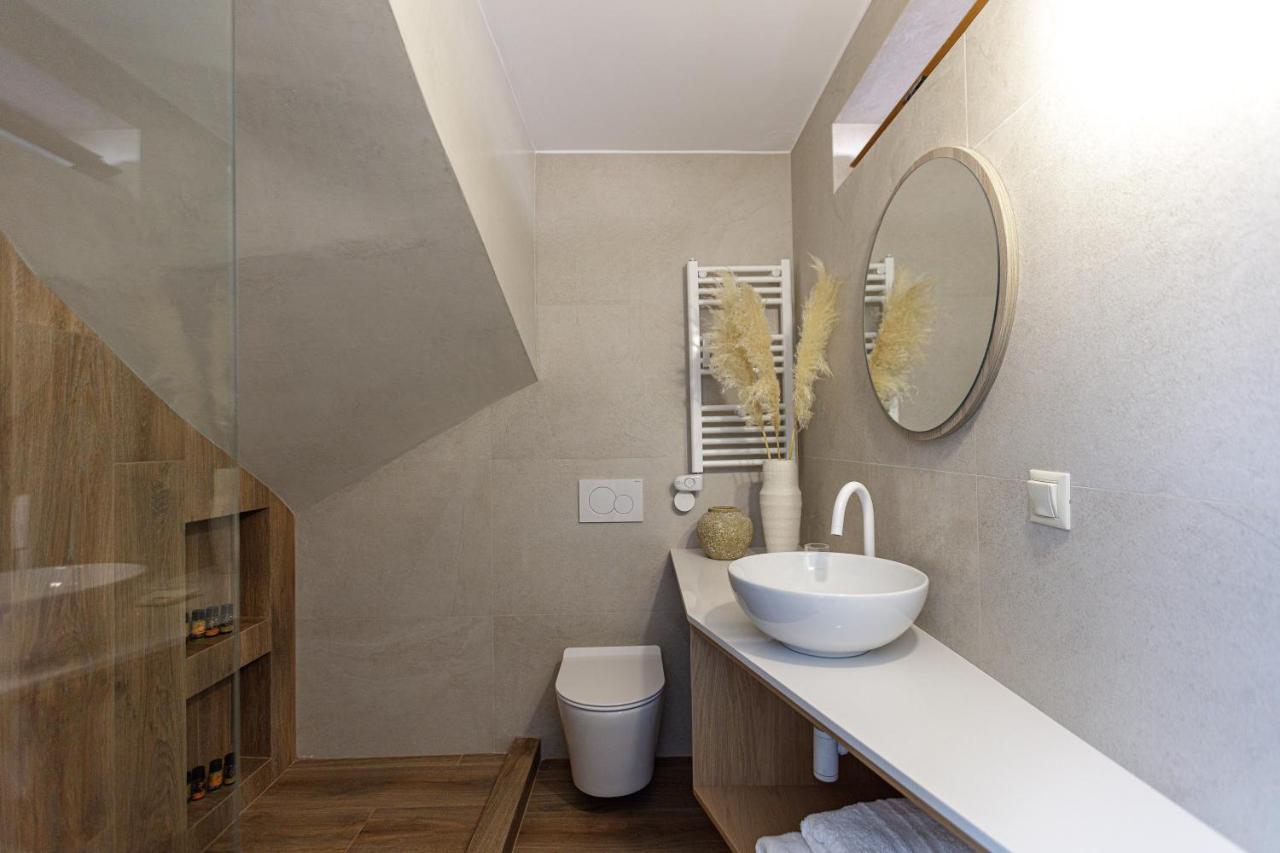 Villa Seashell -Wonderful Newly Renovated Villa On The Beach Galatás Exterior foto