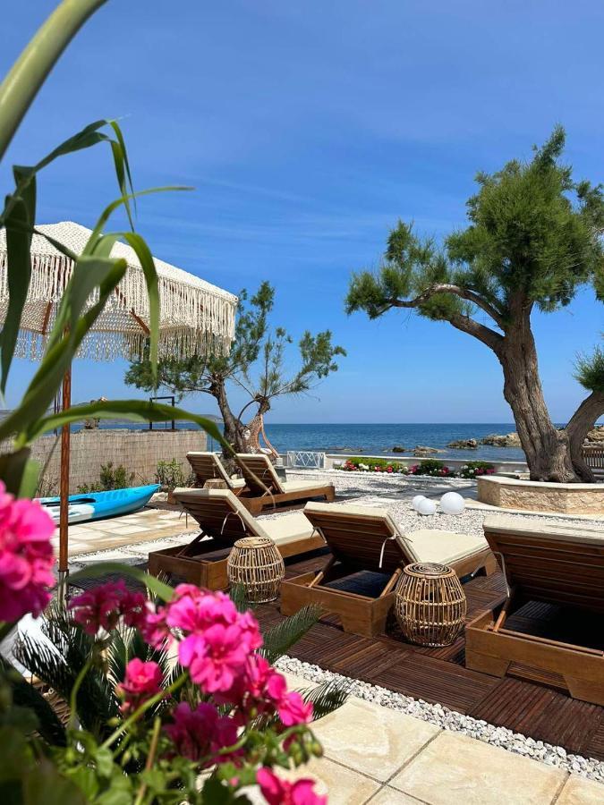 Villa Seashell -Wonderful Newly Renovated Villa On The Beach Galatás Exterior foto